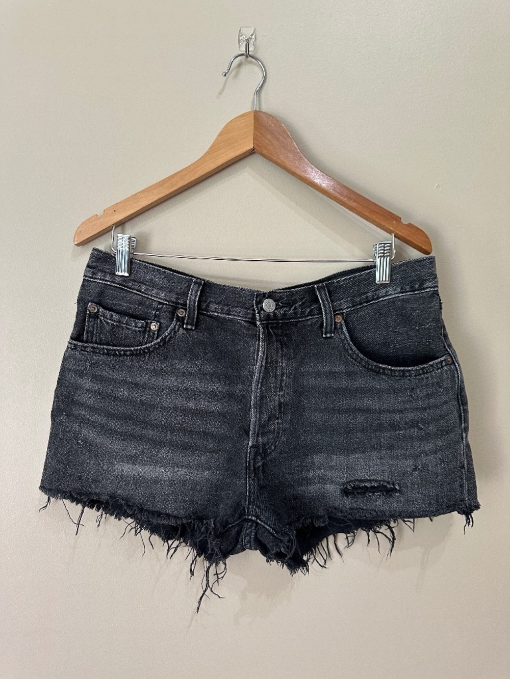 Levi’s Black Demin Jean Shorts Waist 34”
